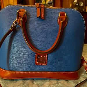 PERFECT ANY OCCASION GIFT!!  EC!!! DOONEY & BOURKE ZIP ZIP Handbag/Satchel.